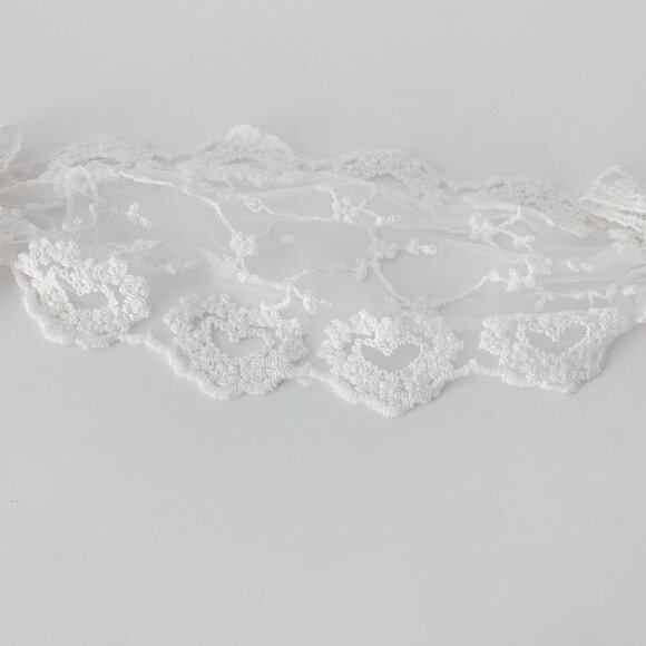 NWT Vintage Baby & Toddler Girls Headband Floral Lace Embroidery Boho Head Scarf - Picture 3 of 4